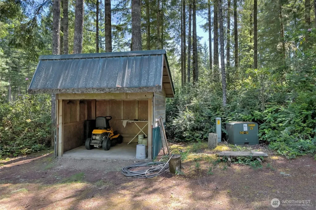 90 NE Lakeridge Drive Belfair WA 98528