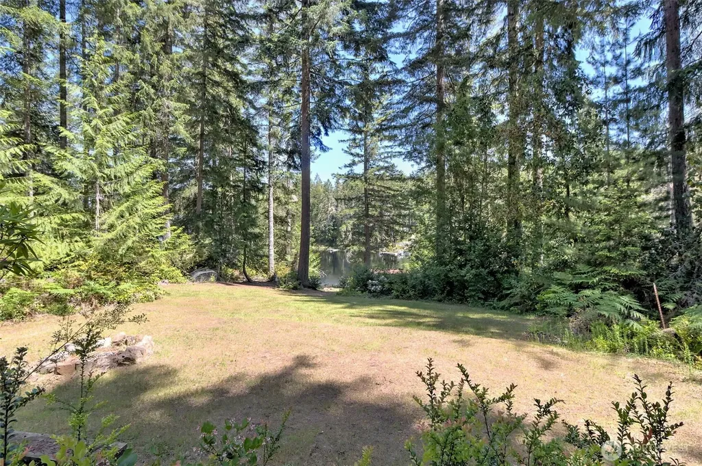 90 NE Lakeridge Drive Belfair WA 98528
