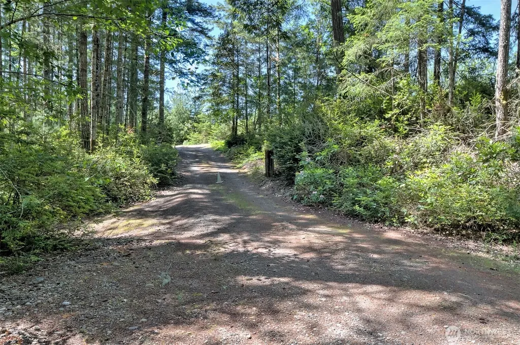 90 NE Lakeridge Drive Belfair WA 98528