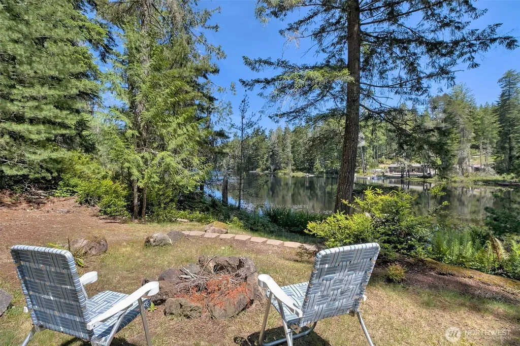 90 NE Lakeridge Drive Belfair WA 98528