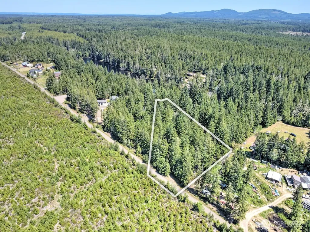 90 NE Lakeridge Drive Belfair WA 98528