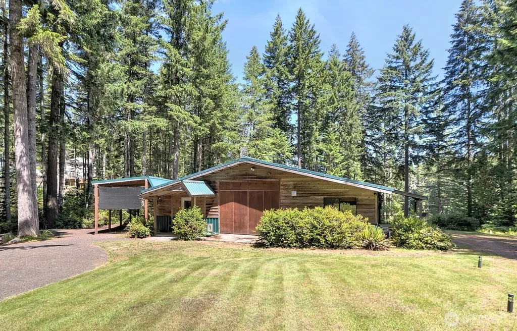 90 NE Lakeridge Drive Belfair WA 98528