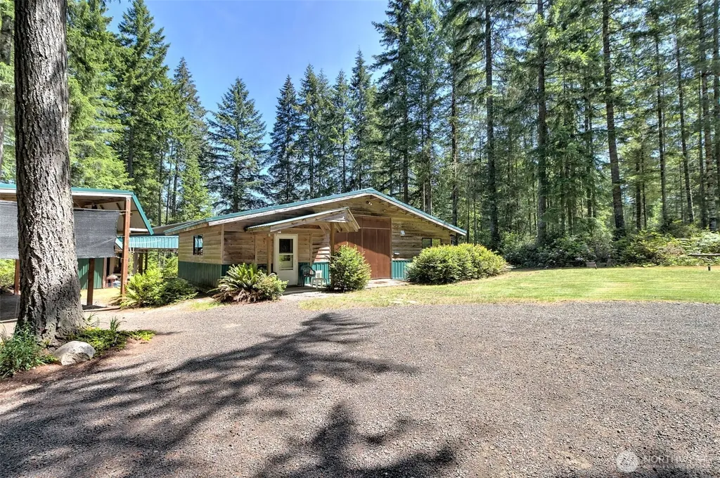 90 NE Lakeridge Drive Belfair WA 98528