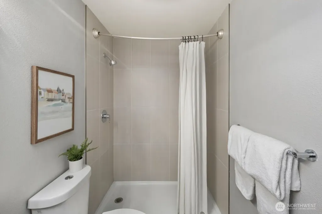 952 100th Avenue NE Bellevue WA 98004
