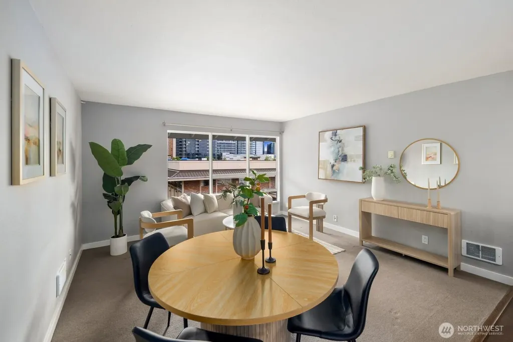 952 100th Avenue NE Bellevue WA 98004