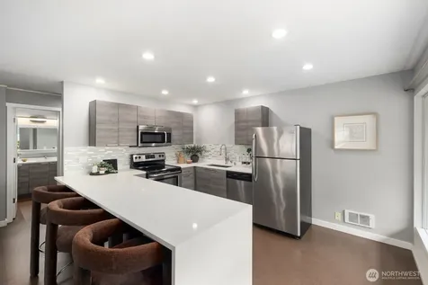 952 100th Avenue NE Bellevue WA 98004