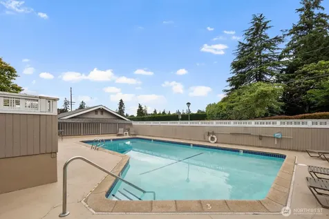 952 100th Avenue NE Bellevue WA 98004