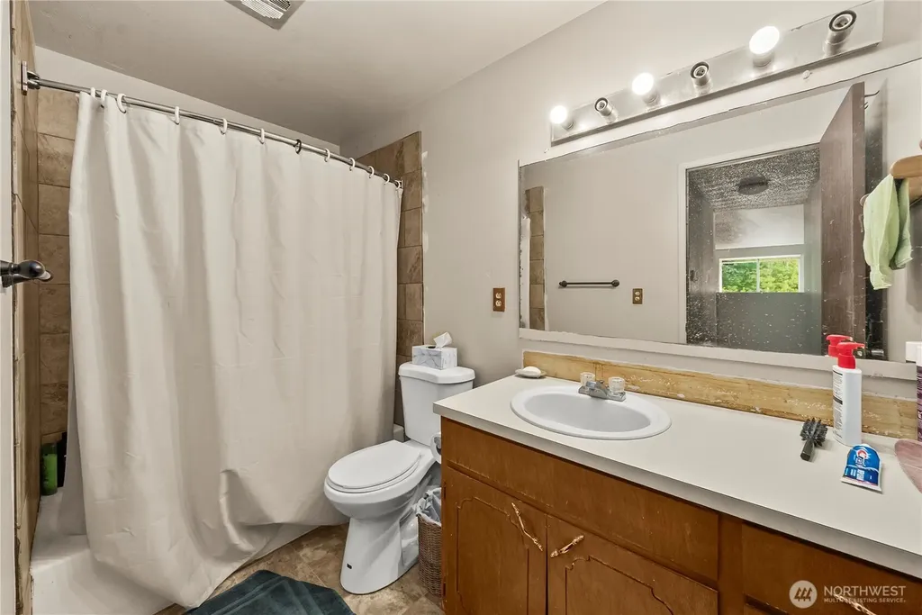 2115 Sullivan Drive NW Gig Harbor WA 98335