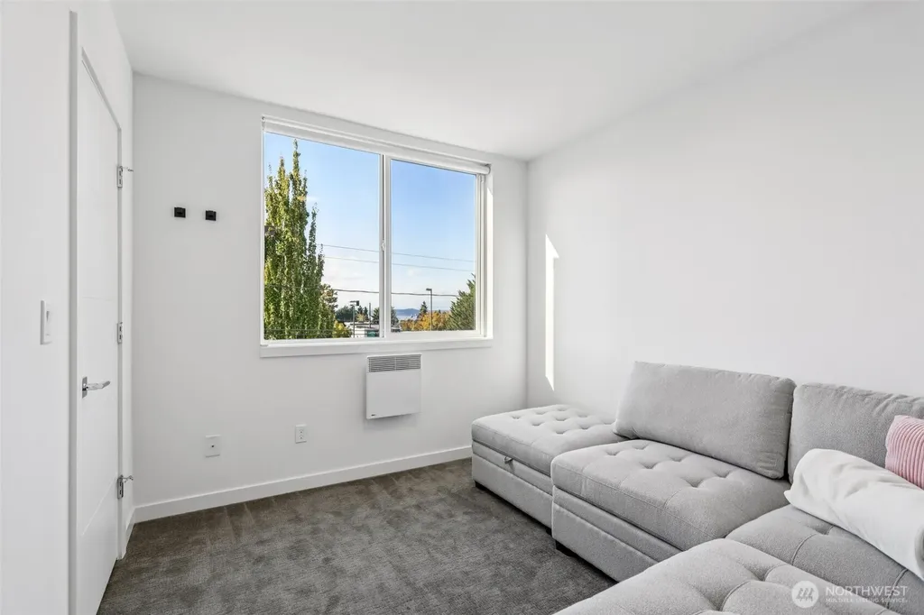6325 34th Avenue SW Seattle WA 98126