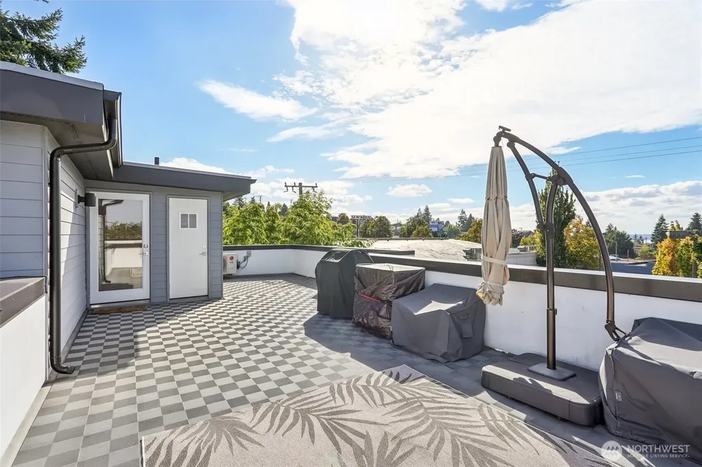 6325 34th Avenue SW Seattle WA 98126