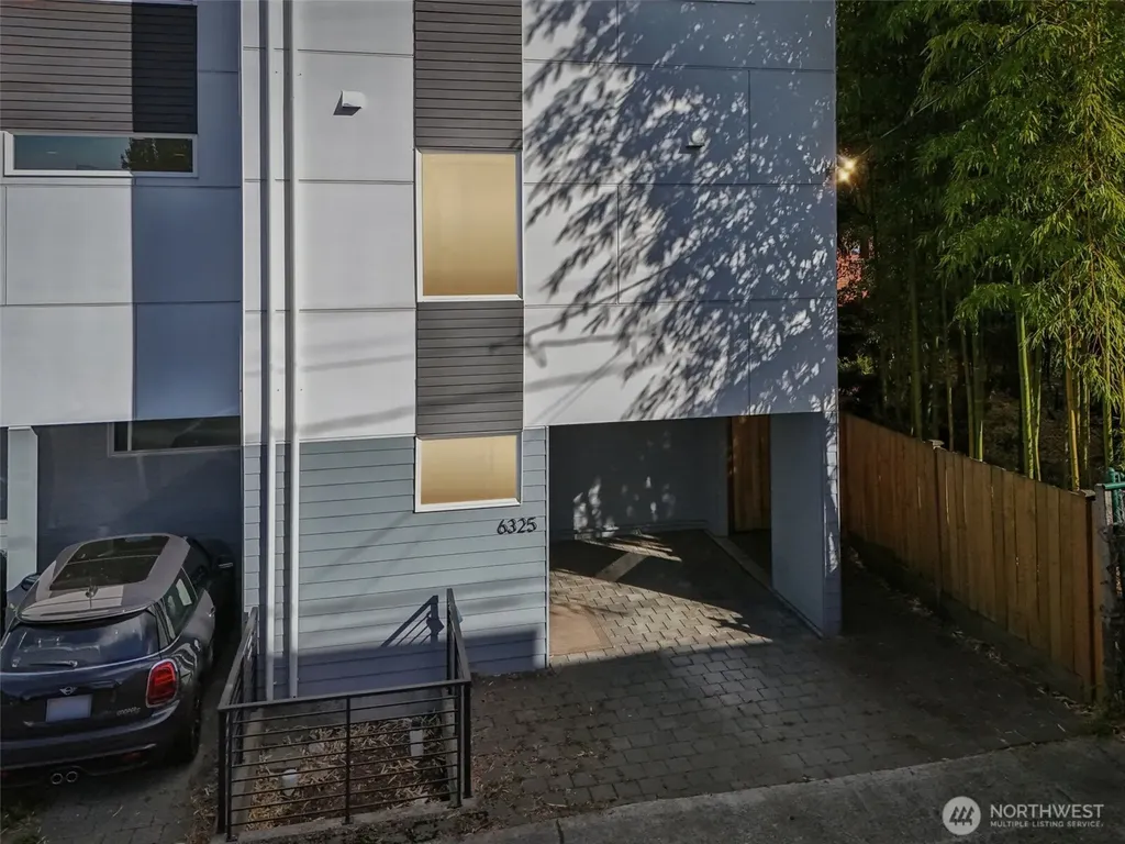 6325 34th Avenue SW Seattle WA 98126