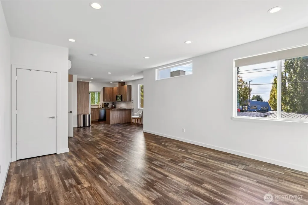 6325 34th Avenue SW Seattle WA 98126