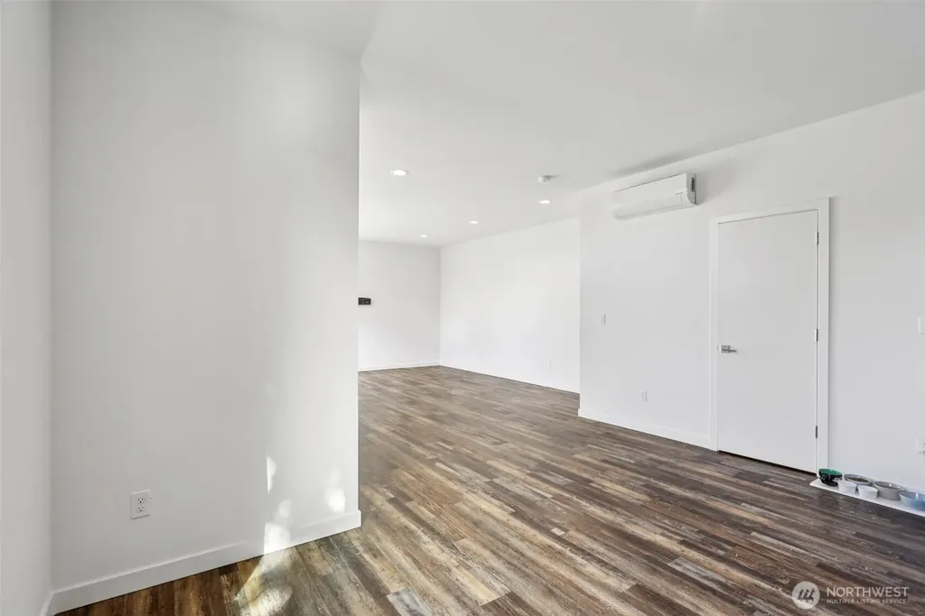 6325 34th Avenue SW Seattle WA 98126