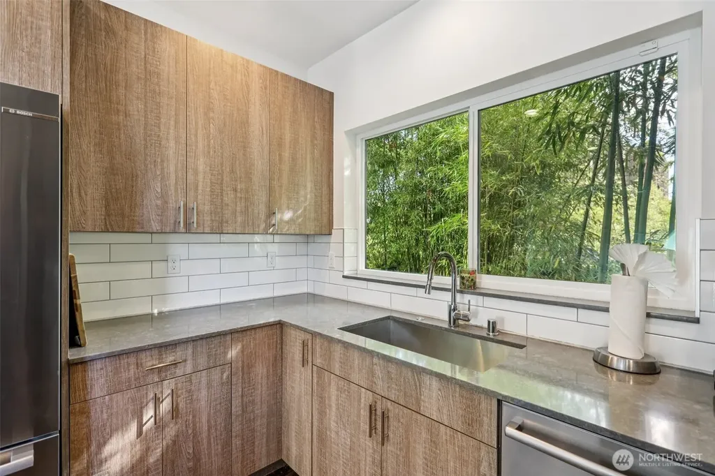 6325 34th Avenue SW Seattle WA 98126
