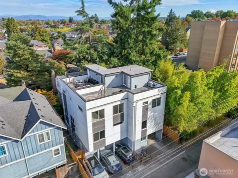 6325 34th Avenue SW Seattle WA 98126