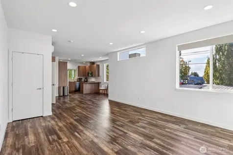 6325 34th Avenue SW Seattle WA 98126
