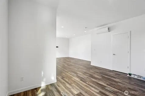 6325 34th Avenue SW Seattle WA 98126
