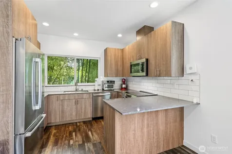 6325 34th Avenue SW Seattle WA 98126