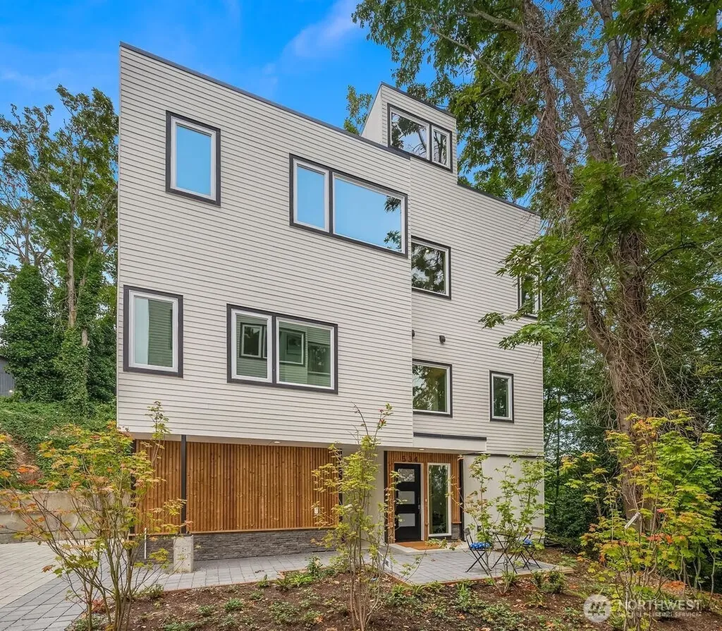 534 W Barrett Street Seattle WA 98119
