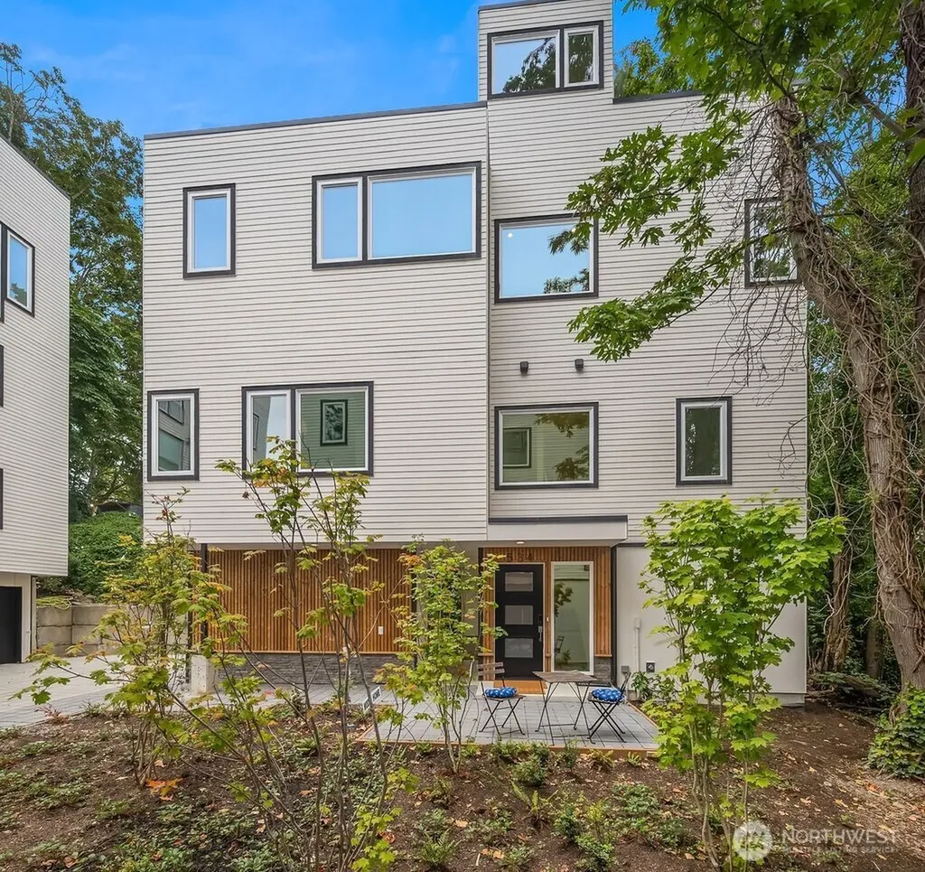 534 W Barrett Street Seattle WA 98119