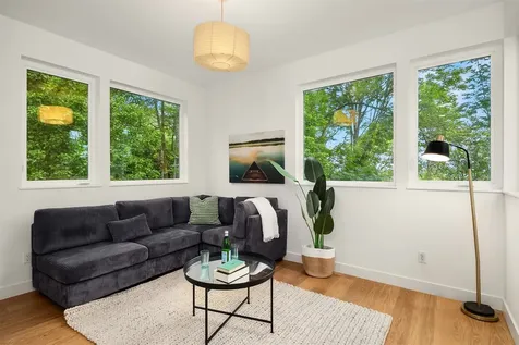 534 W Barrett Street Seattle WA 98119