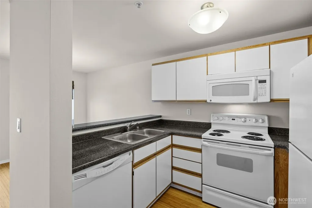 1900 NE 48th Street Renton WA 98056