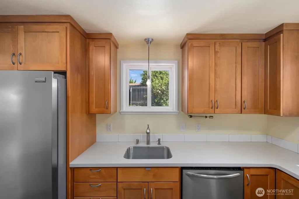 9842 60th Avenue S Seattle WA 98118