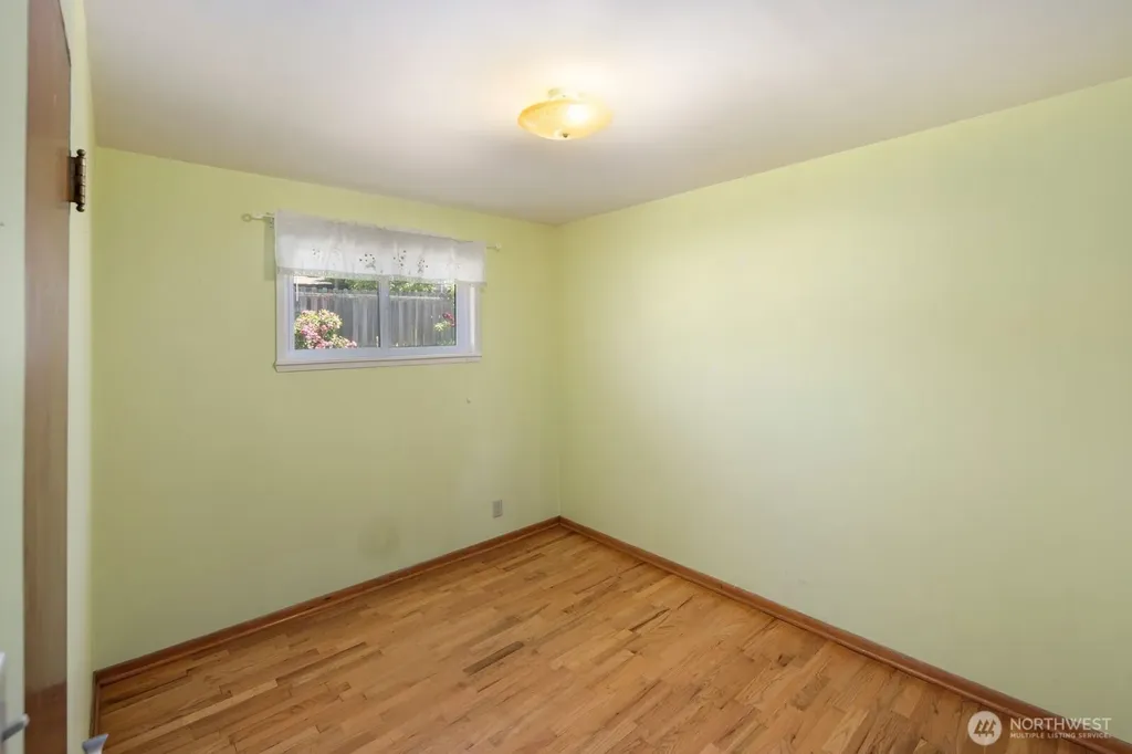9842 60th Avenue S Seattle WA 98118