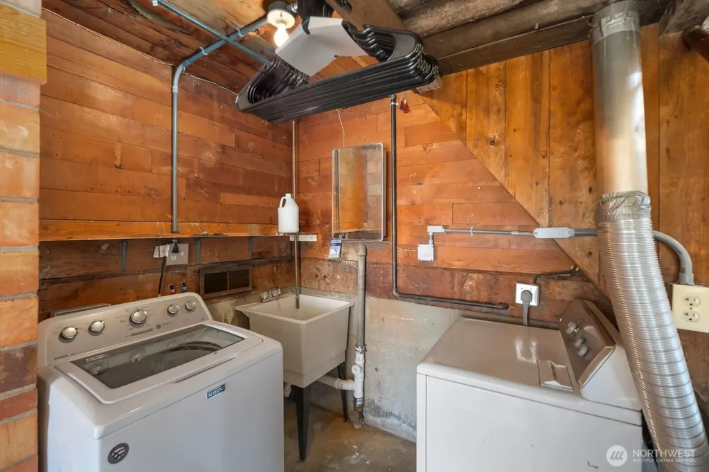 9842 60th Avenue S Seattle WA 98118