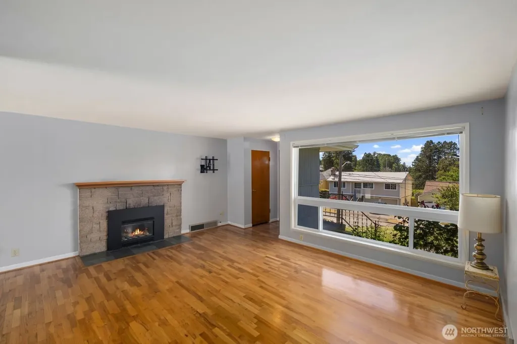 9842 60th Avenue S Seattle WA 98118
