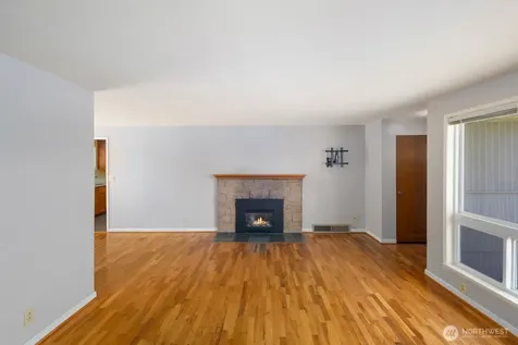 9842 60th Avenue S Seattle WA 98118