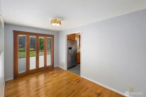 9842 60th Avenue S Seattle WA 98118