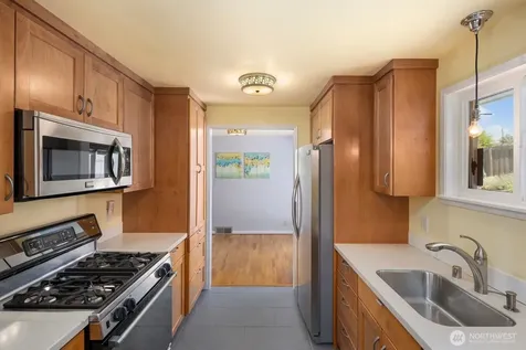 9842 60th Avenue S Seattle WA 98118