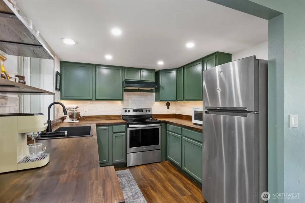 1903 NW Russell Street Poulsbo WA 98370
