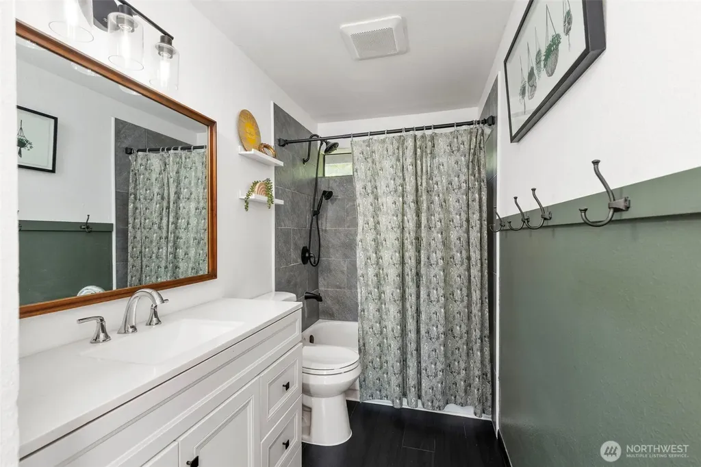 1903 NW Russell Street Poulsbo WA 98370