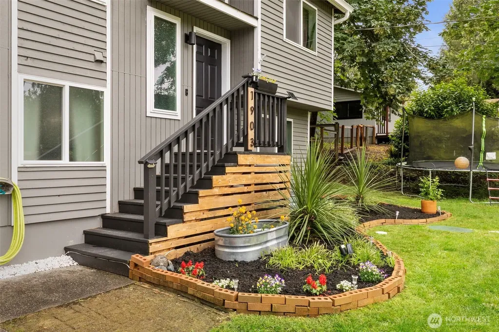1903 NW Russell Street Poulsbo WA 98370