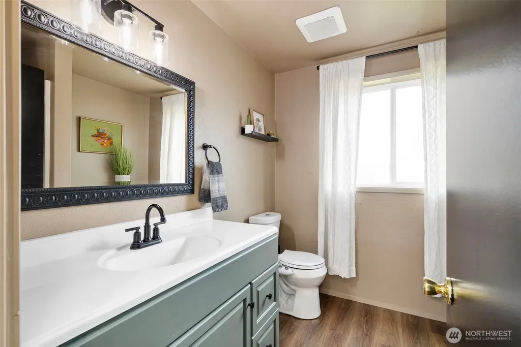 1903 NW Russell Street Poulsbo WA 98370