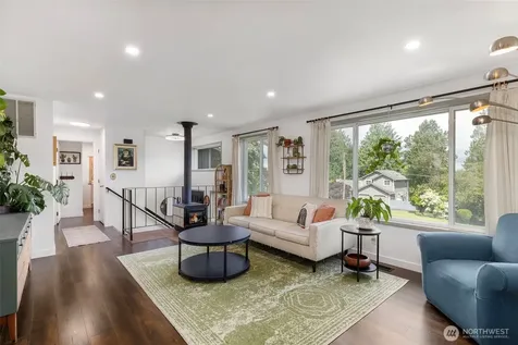 1903 NW Russell Street Poulsbo WA 98370