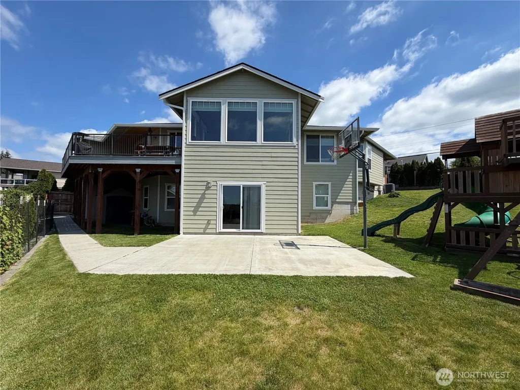 8212 72nd Place NE Marysville WA 98270