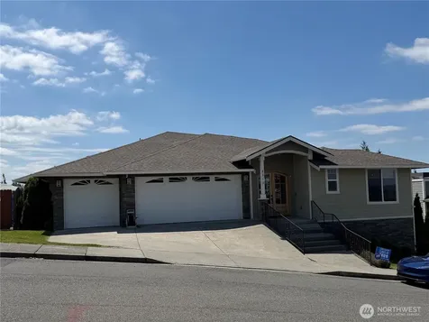 8212 72nd Place NE Marysville WA 98270