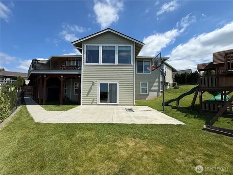 8212 72nd Place NE Marysville WA 98270