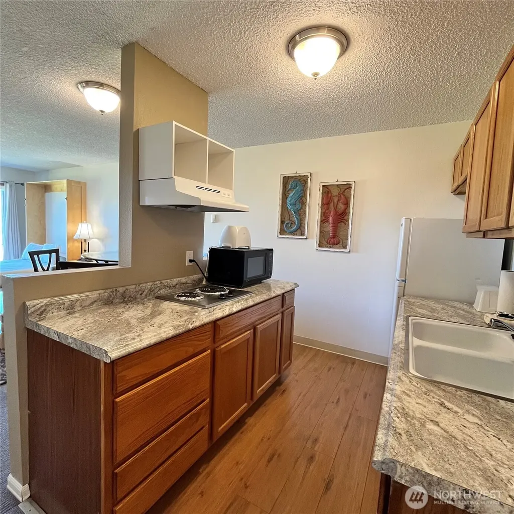 304 14th Street NW Long Beach WA 98631