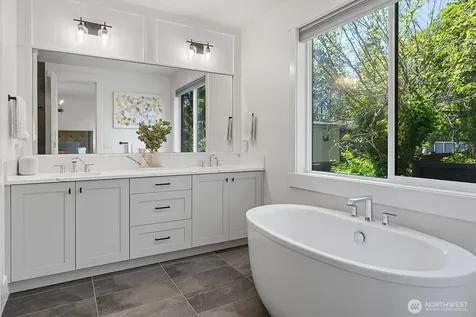 11427 115th Avenue NE Kirkland WA 98033