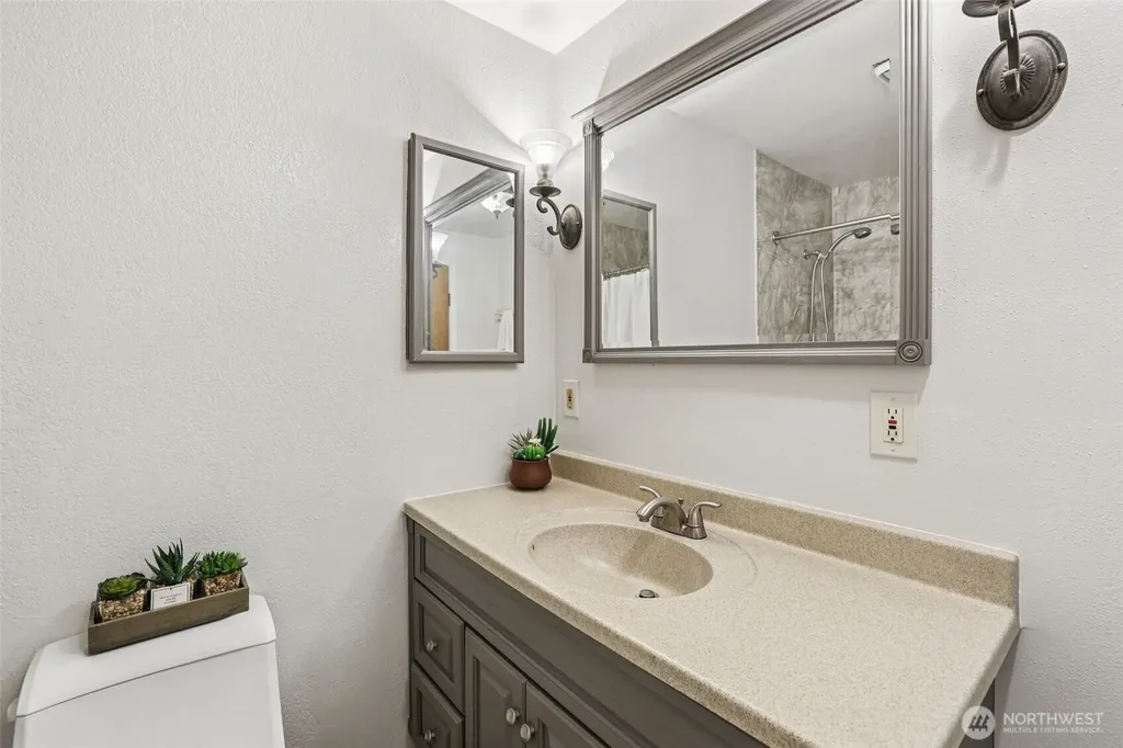 280 NW Newport Way Issaquah WA 98027