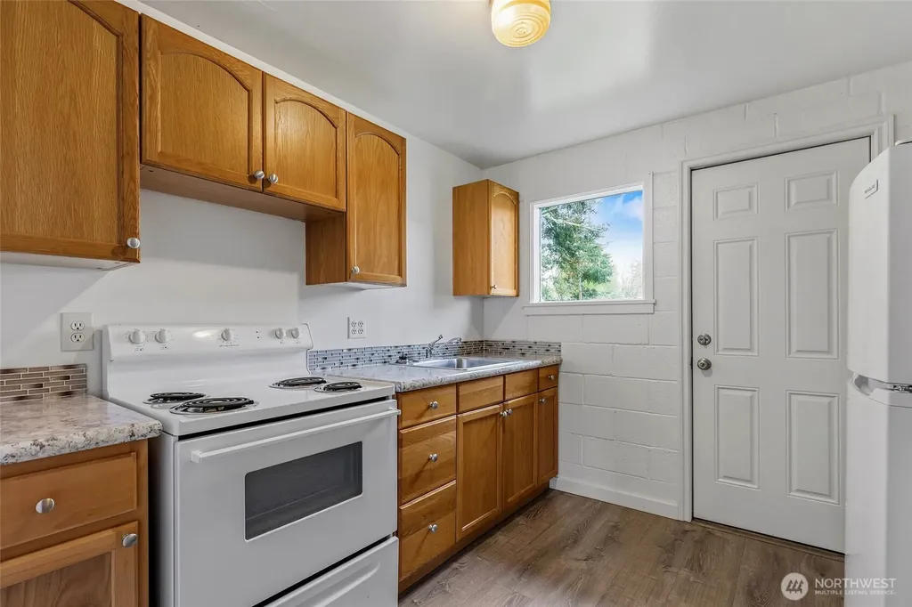 33020 State Route 20 Oak Harbor WA 98277