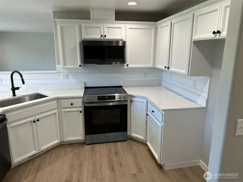 230 Adams Drive Kelso WA 98632