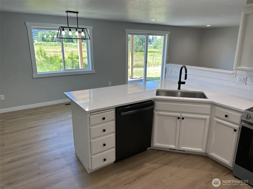 230 Adams Drive Kelso WA 98632