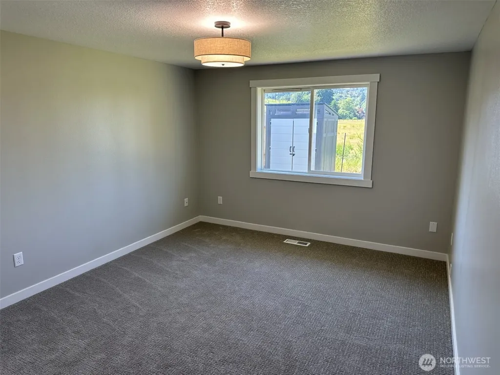 230 Adams Drive Kelso WA 98632
