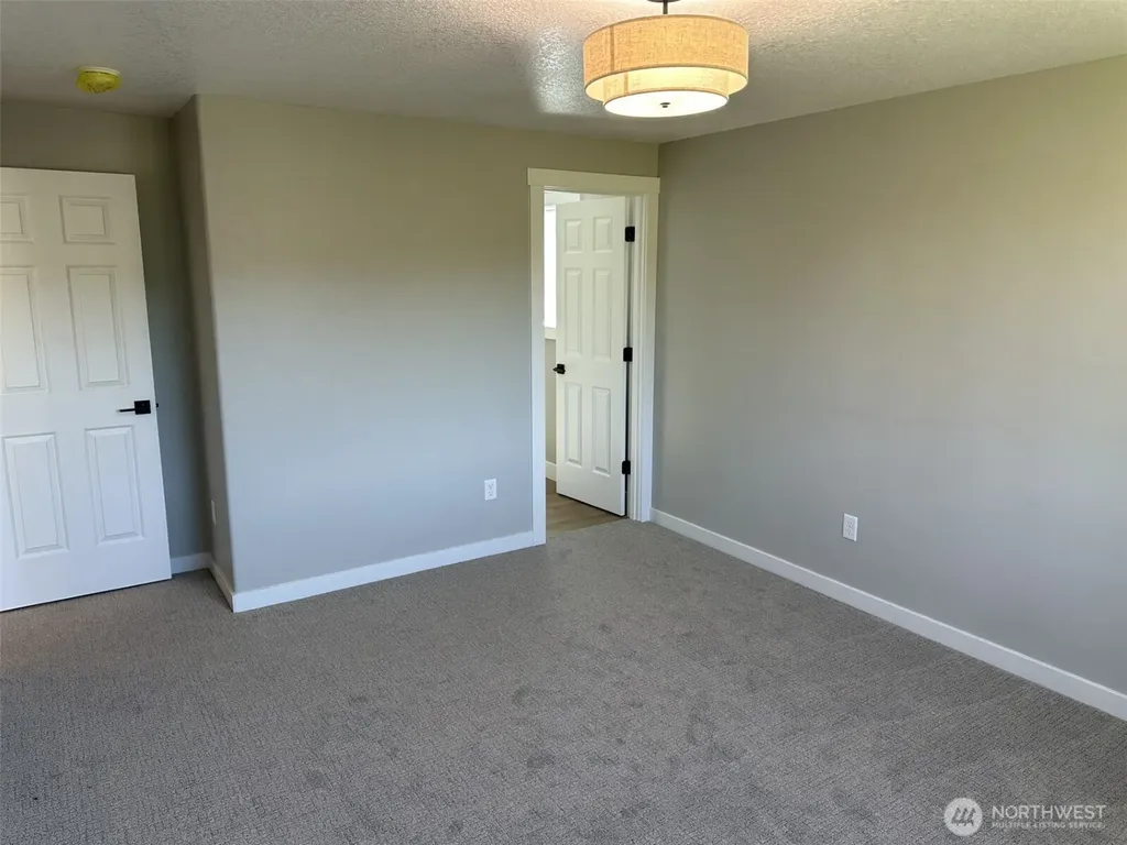 230 Adams Drive Kelso WA 98632