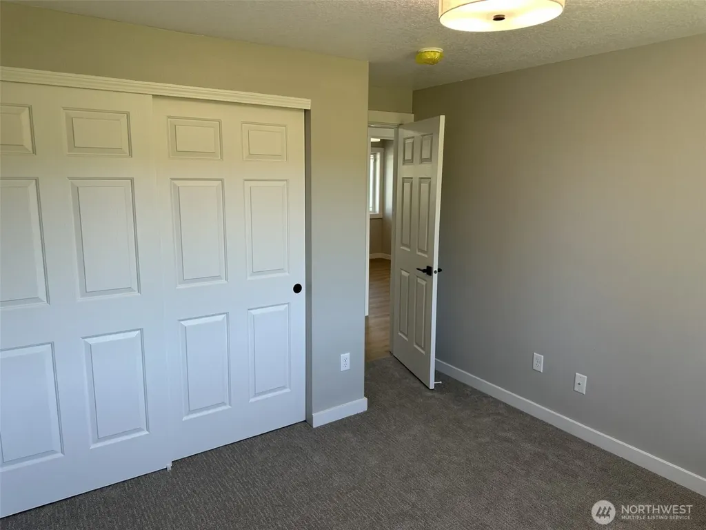 230 Adams Drive Kelso WA 98632